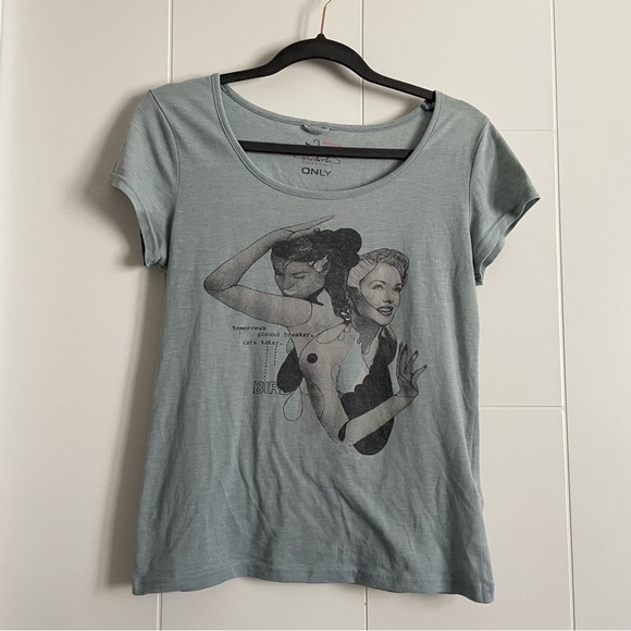 Only Tops - 3/$25 Only Graphic T-shirt